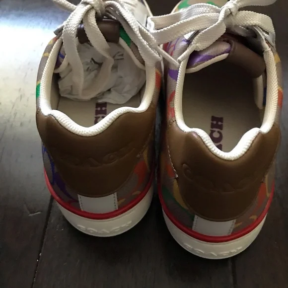 Women’s Coach sneakers. New. Size 8B - Picture 3 of 5